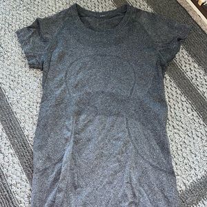 gray lululemon size 6 swiftly tech
